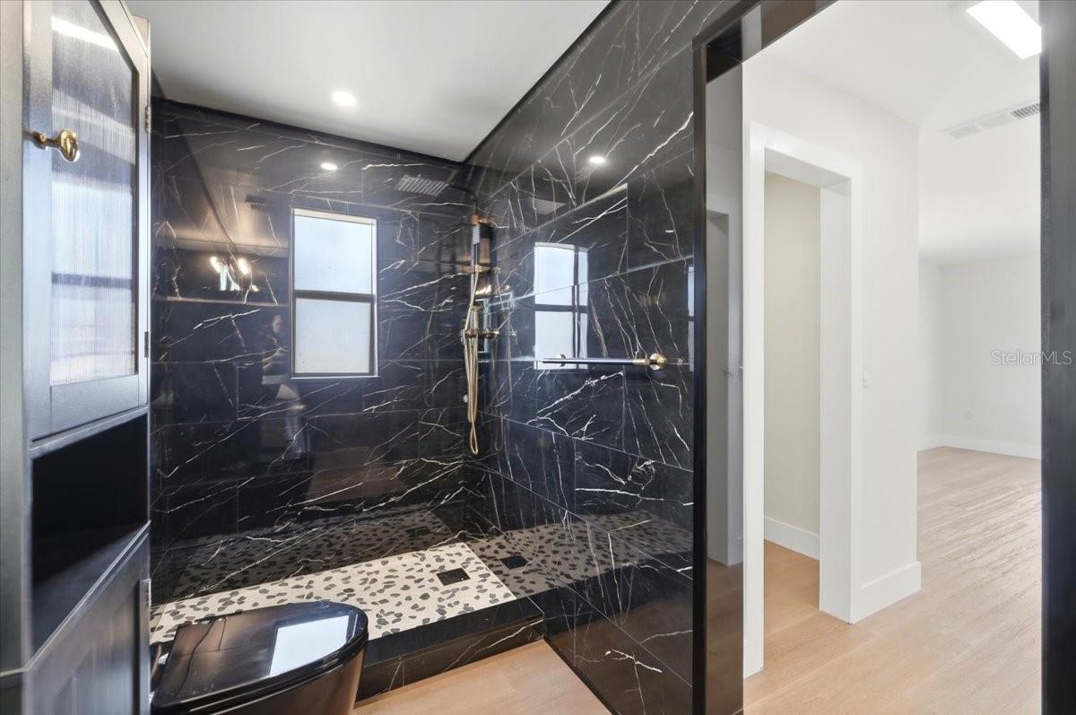 CHRISTINA SHORES - Residential