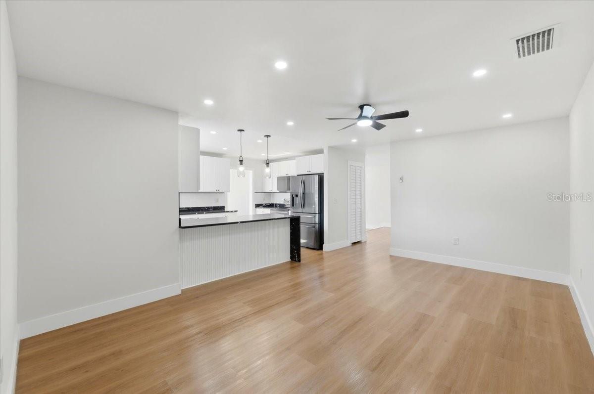 CHRISTINA SHORES - Residential