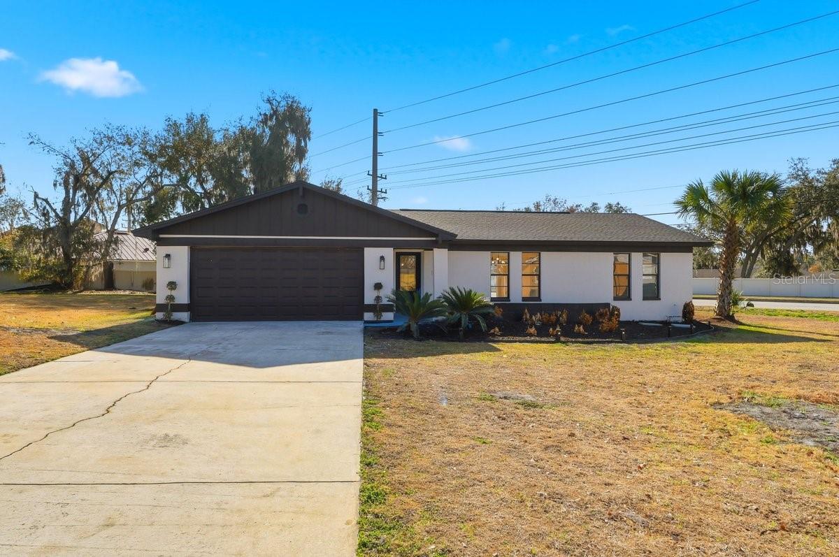 CHRISTINA SHORES - Residential