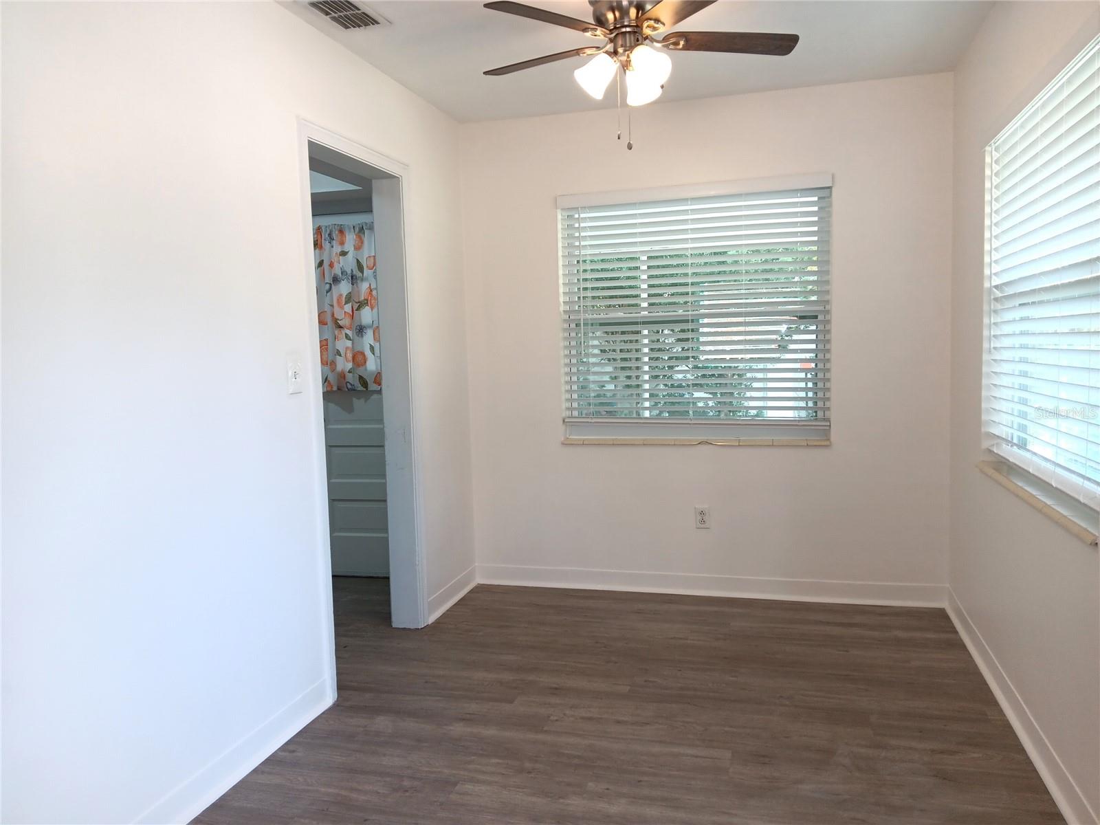 4942 OXFORD AVENUE N