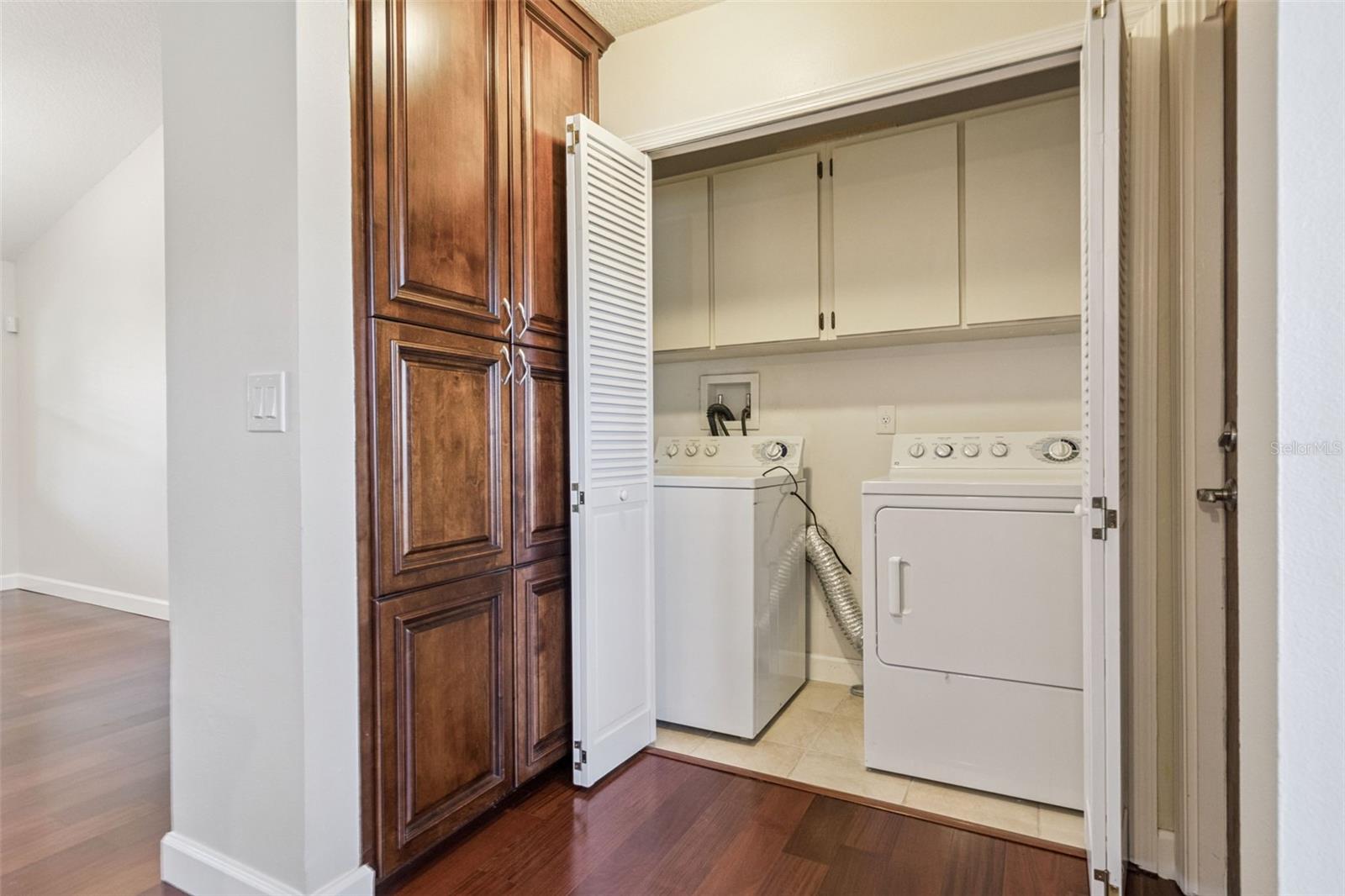 SILVER WOODS PH 03 - Residential