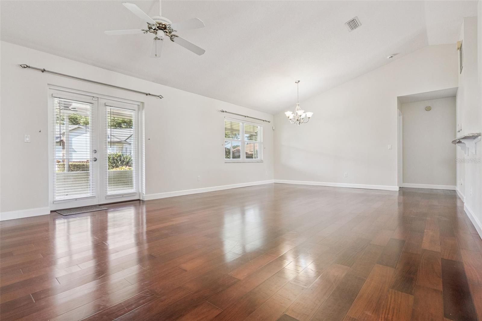 SILVER WOODS PH 03 - Residential