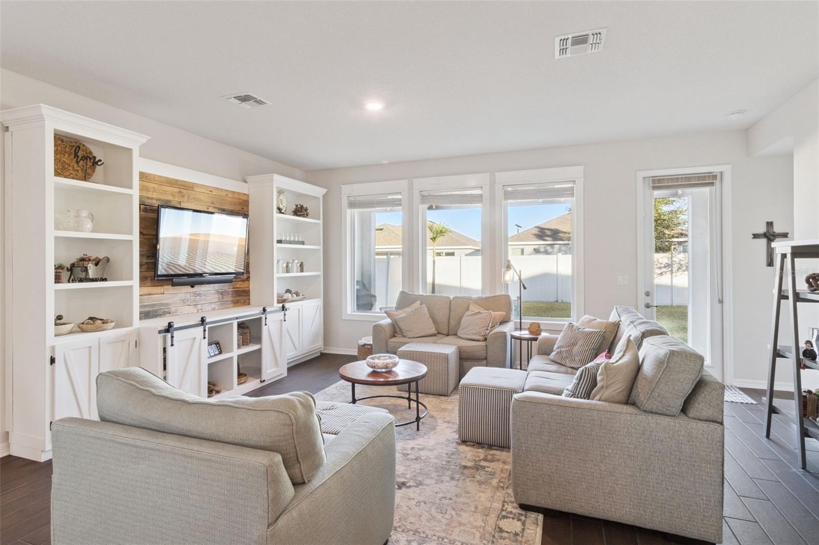 SERENOA VILLAGE - Residential