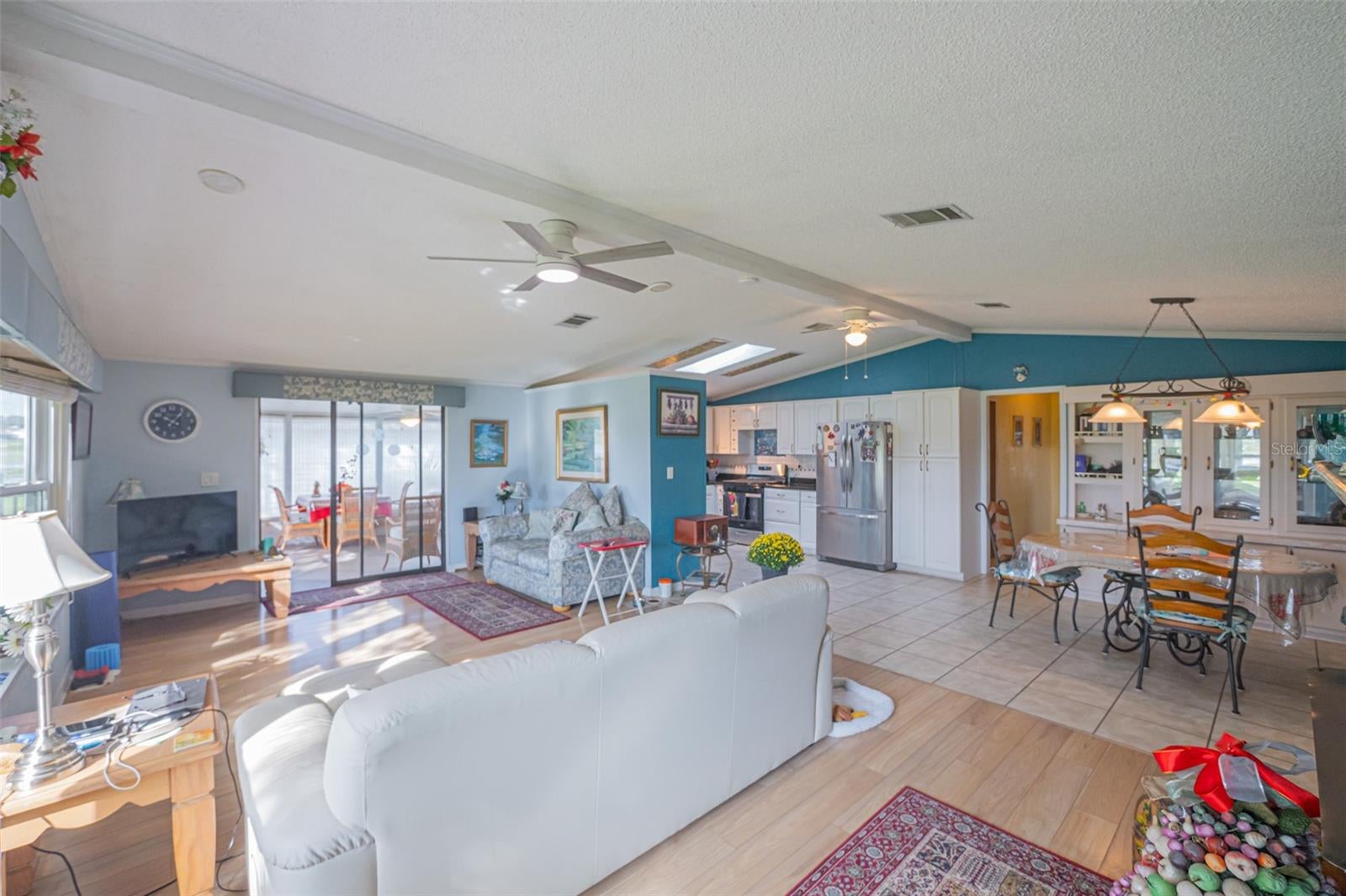 25007 BELLEVUE