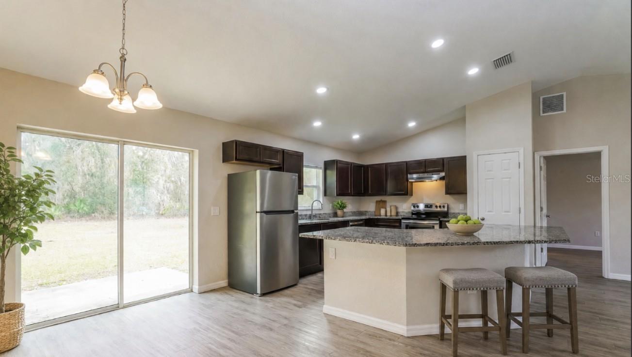 10 JUNIPER TRAIL
