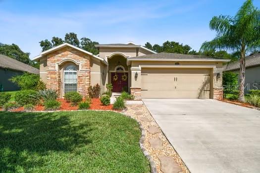 For Rent: Spacious 4-Bedroom, 2-Bath Home in Ashton Oaks, Wesley Chapel
This immaculate home features a large primary suite with an oversized bathroom, plus three additional generously sized bedrooms. Enjoy the convenience of an in-unit washer and dryer, along with a screened-in patio perfect for relaxation.
Located in the peaceful community of Ashton Oaks, residents also have access to a private swimming pool—an ideal spot to unwind with family and friends. The neighborhood offers a serene setting while remaining just minutes from shopping, dining, and entertainment. With easy access to Tampa, you’re never far from all the attractions and conveniences the Tampa Bay area has to offer.
When it comes to comfort and quality living, this home has it all. Schedule a visit today and discover why life at Ashton Oaks is so desirable.