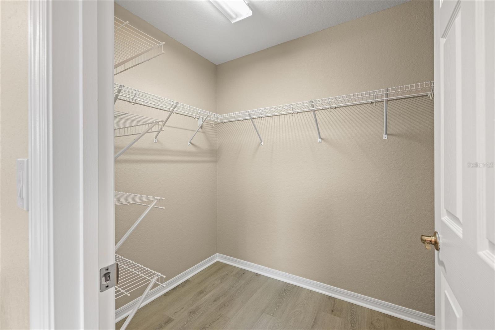 TOWNE PARK ESTATES - Residential Lease