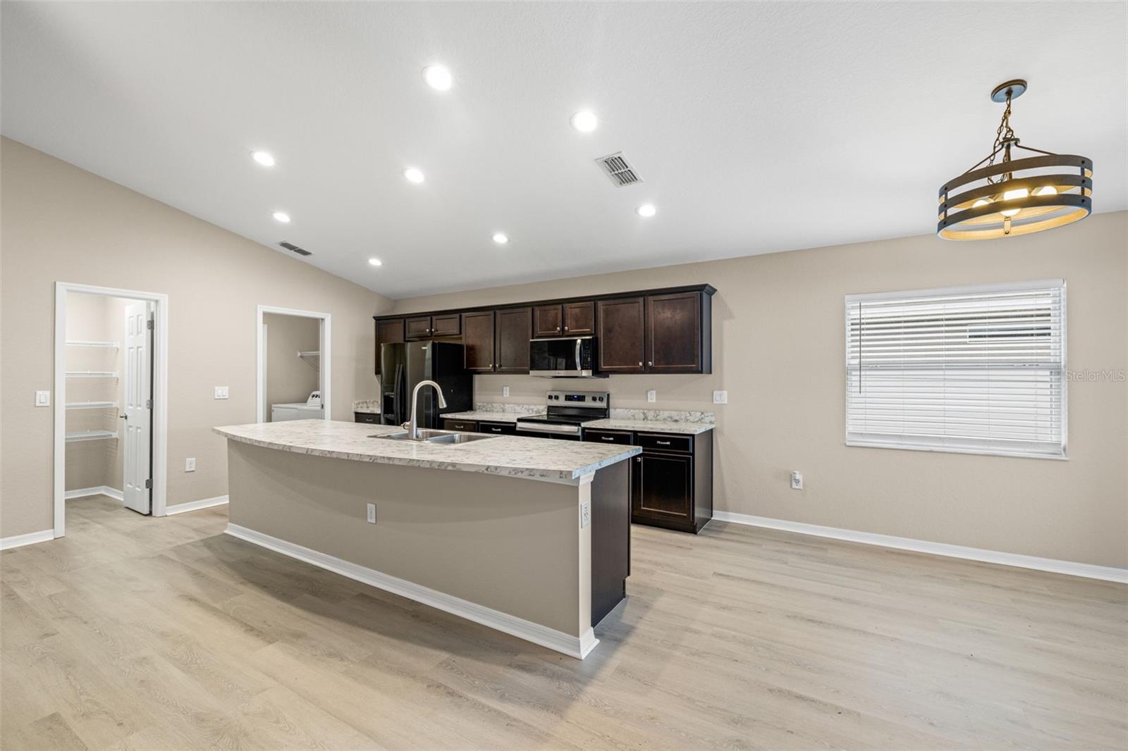 TOWNE PARK ESTATES - Residential Lease