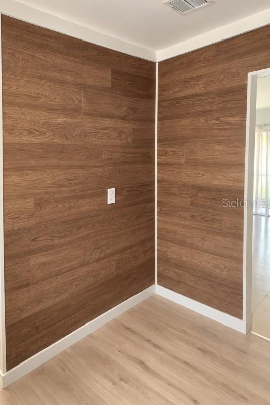 ROYAL MANOR VILLAS - Residential