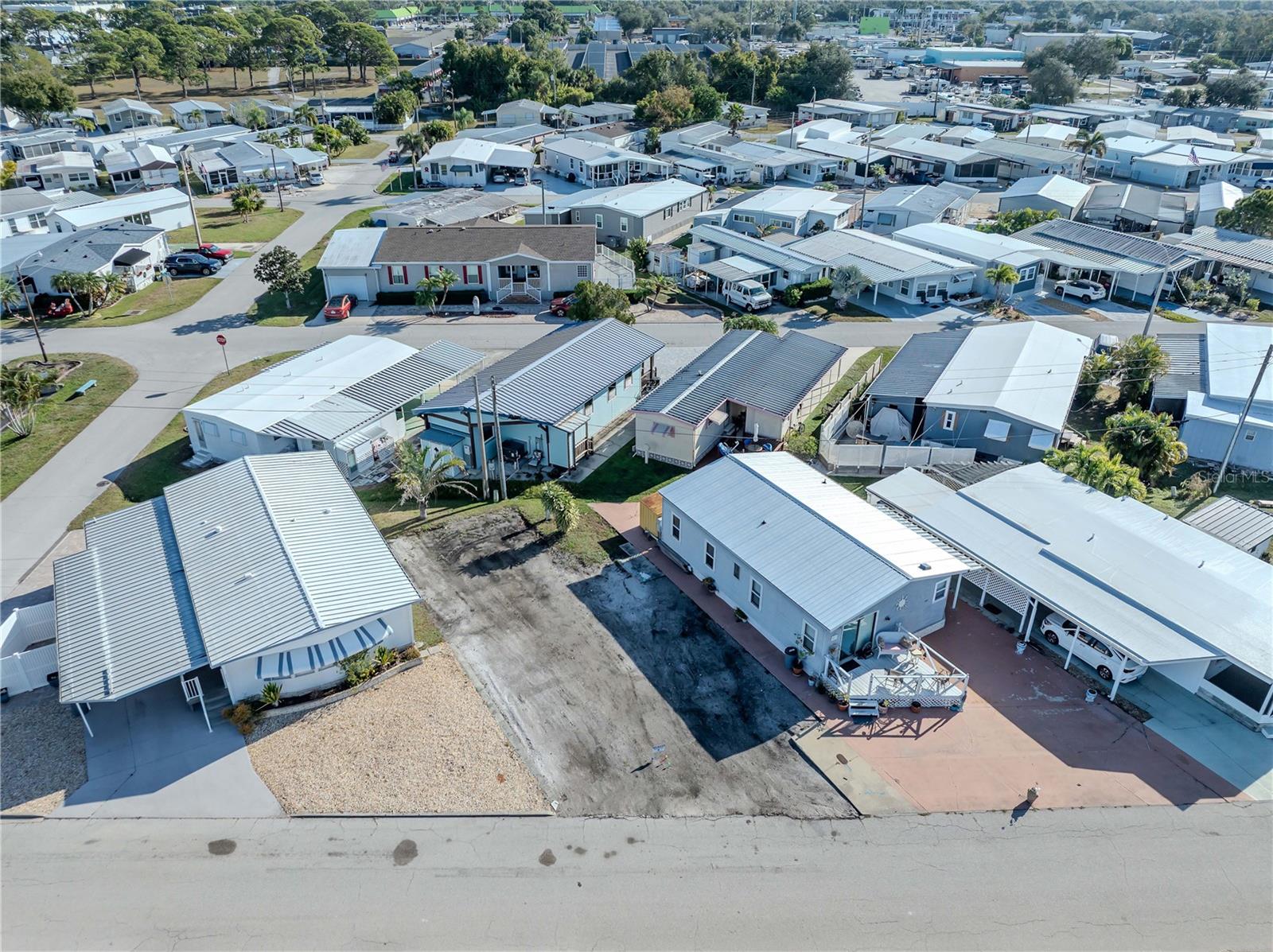 TRAILER ESTATES - Land