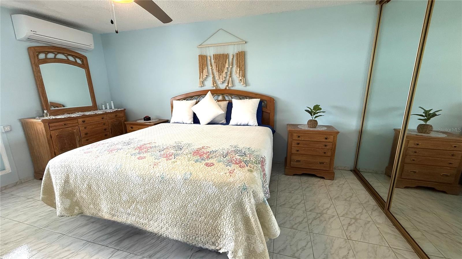 CONDOMINIO ISLETA MARINA - Residential