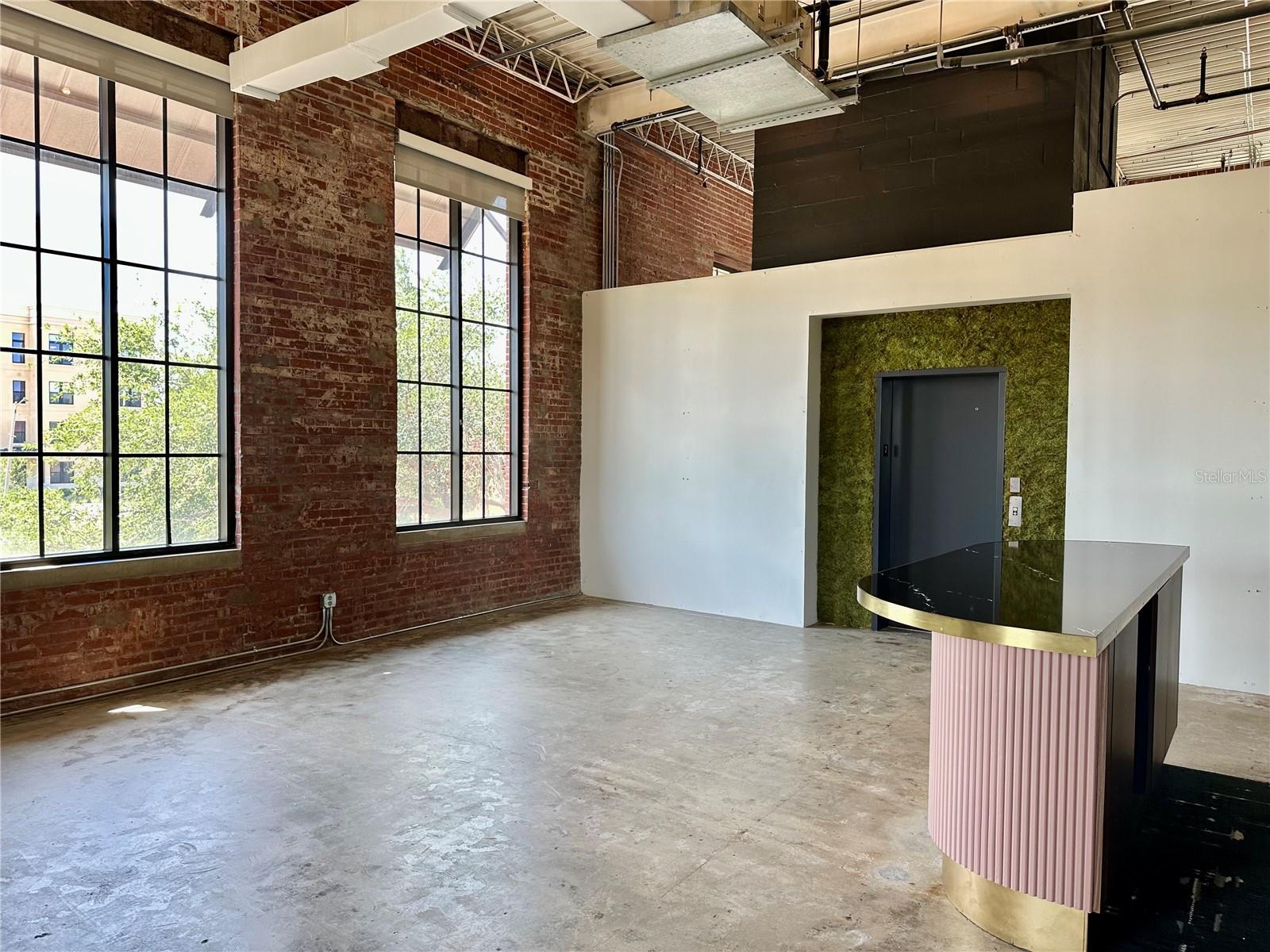 LESLEYS SUB - Commercial Lease