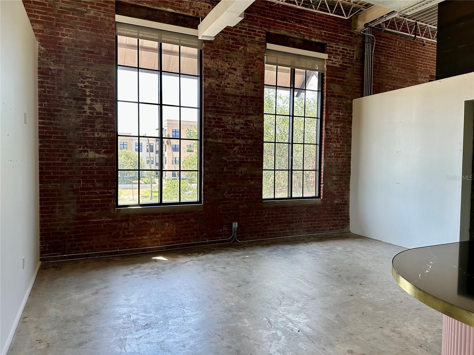 LESLEYS SUB - Commercial Lease