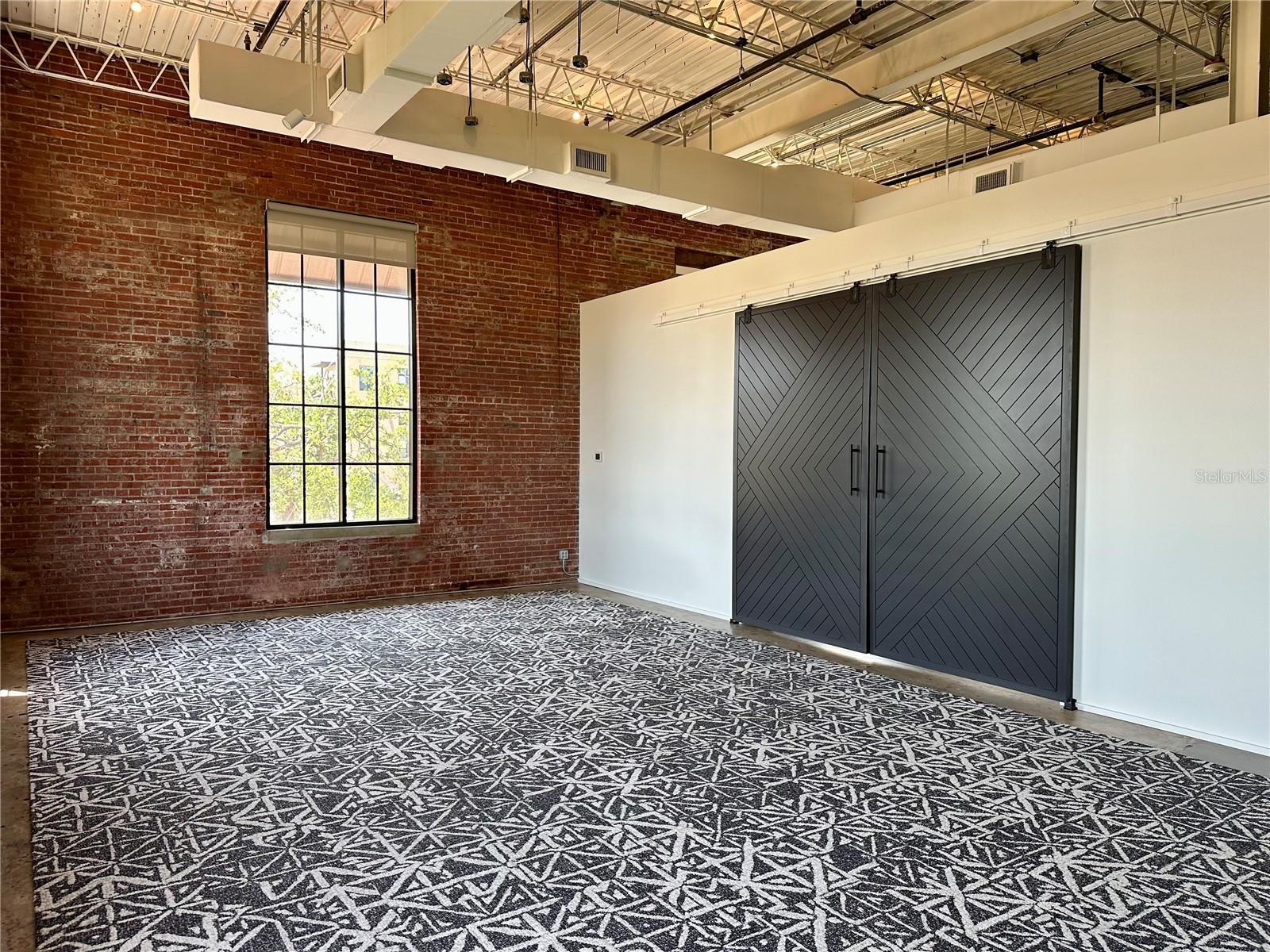 LESLEYS SUB - Commercial Lease