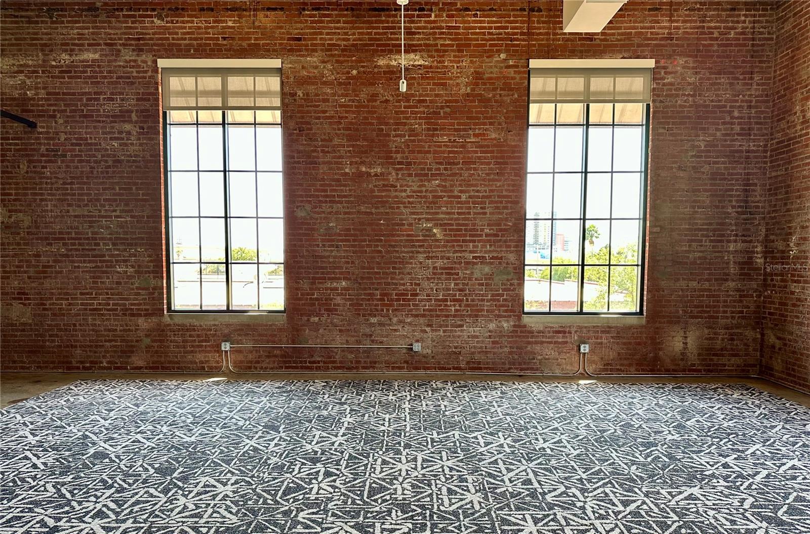 LESLEYS SUB - Commercial Lease