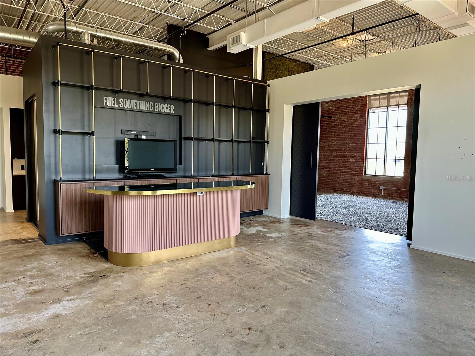 LESLEYS SUB - Commercial Lease