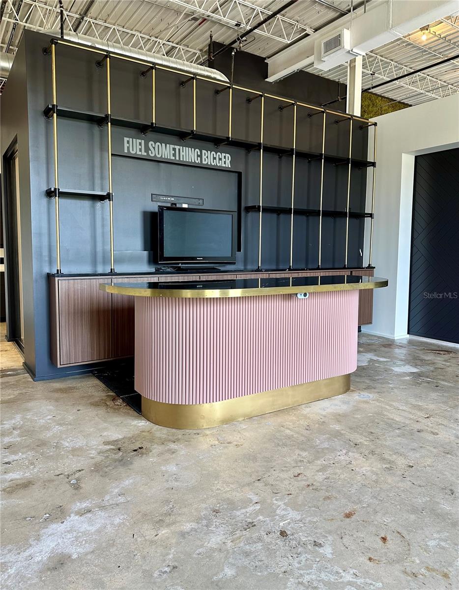 LESLEYS SUB - Commercial Lease