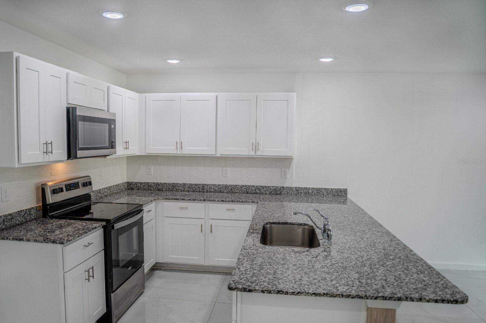 SPRING HILL - Residential