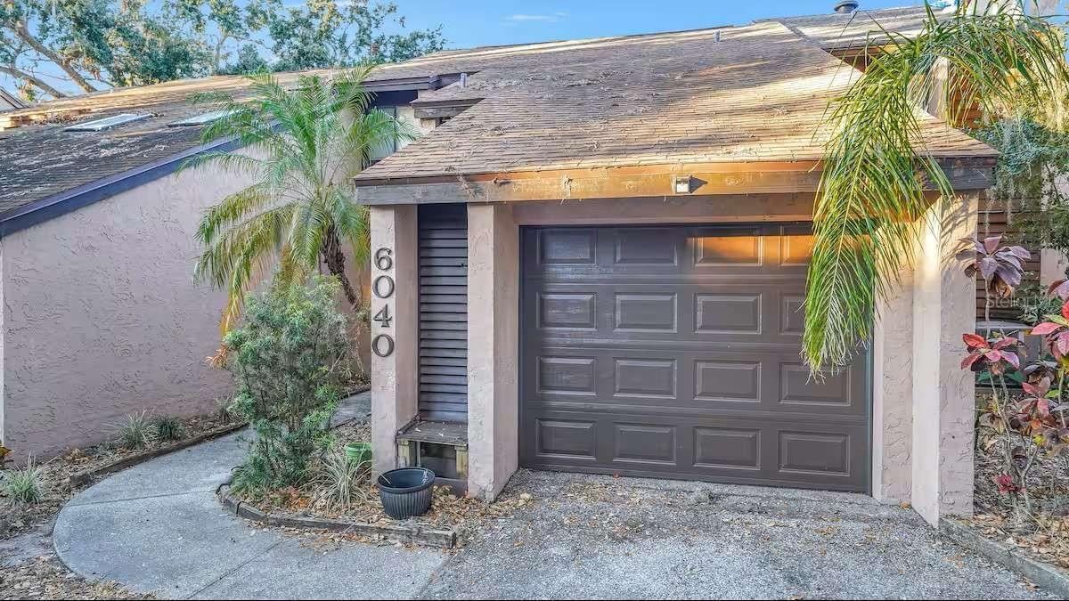 Spacious Townhome on the Hillsborough River with private dock. Nestled in a small enclave of just a few townhomes. This unit boasts high ceilings and a view to fall in love with. The rear of this home is mostly windows, so the River is your view and leads out to a maturely landscaped backyard and small private pier. Own your own boat or just have family and friends come dock right in your backyard! If you desire serenity, cruise the River on your kayak and/or canoe for a relaxing day. The great room has a wood burning fireplace with enhanced light fixtures and space for a wine refrigerator. Lots of ample storage space and two decks that provide lots of room for entertaining and mesmerizing sunsets. There are 2 bedrooms upstairs and an additional bonus room that can be used as an office or additional bedroom. The master bedroom also has ample windows with a clear view of the river. Units are self-managed by the homeowner and very convenient to major expressways and downtown. This property also owns part of the small island that is directly across the river. Nice stainless appliances in the kitchen. This townhome is being offered fully furnished and also conveys with a kayak/paddles. There is a volunteer HOA with 2 of the neighbors, HOA is $600 per year which covers lights, landscaping of the grounds, and other maintenance. No restrictions on short-term rentals. HVAC is about 1 year old.
There is a dam nearby up the river so they can control the water level. Therefore, this property isn't in a flood zone and is in one of the last evacuation zones for hurricanes even though it's technically water front property.
