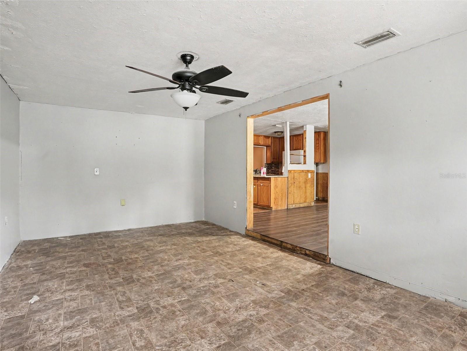 521 GREEN CIRCLE