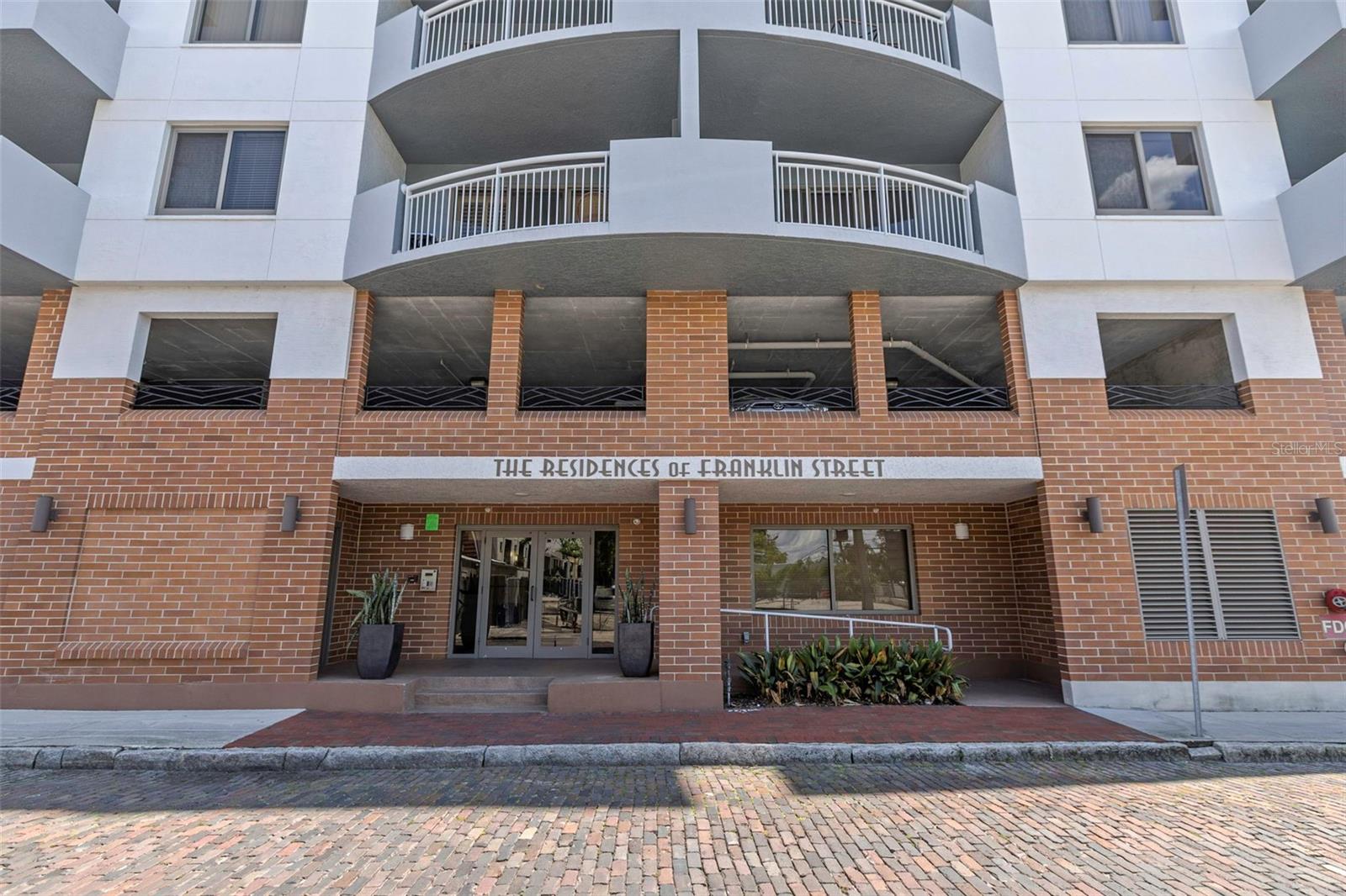 RESIDENCES OF FRANKLIN STREET - Residential