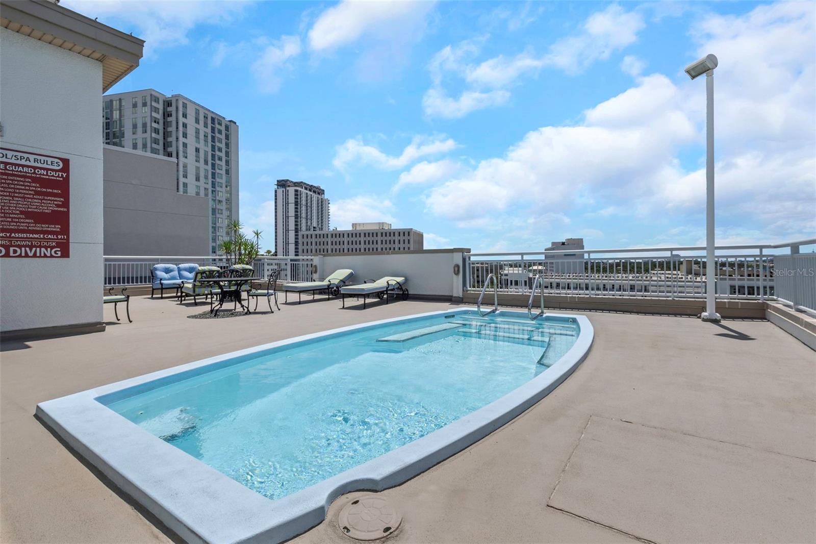 RESIDENCES OF FRANKLIN STREET - Residential