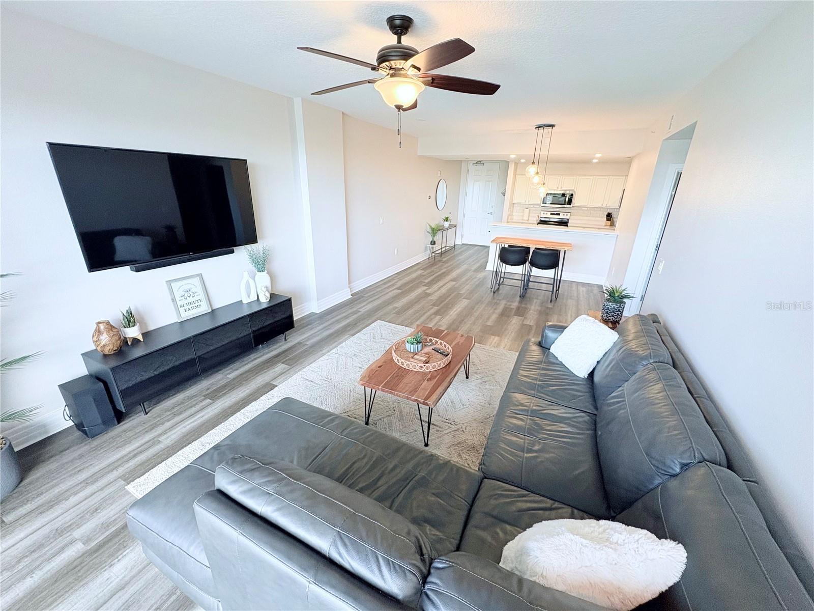 RESIDENCES OF FRANKLIN STREET - Residential
