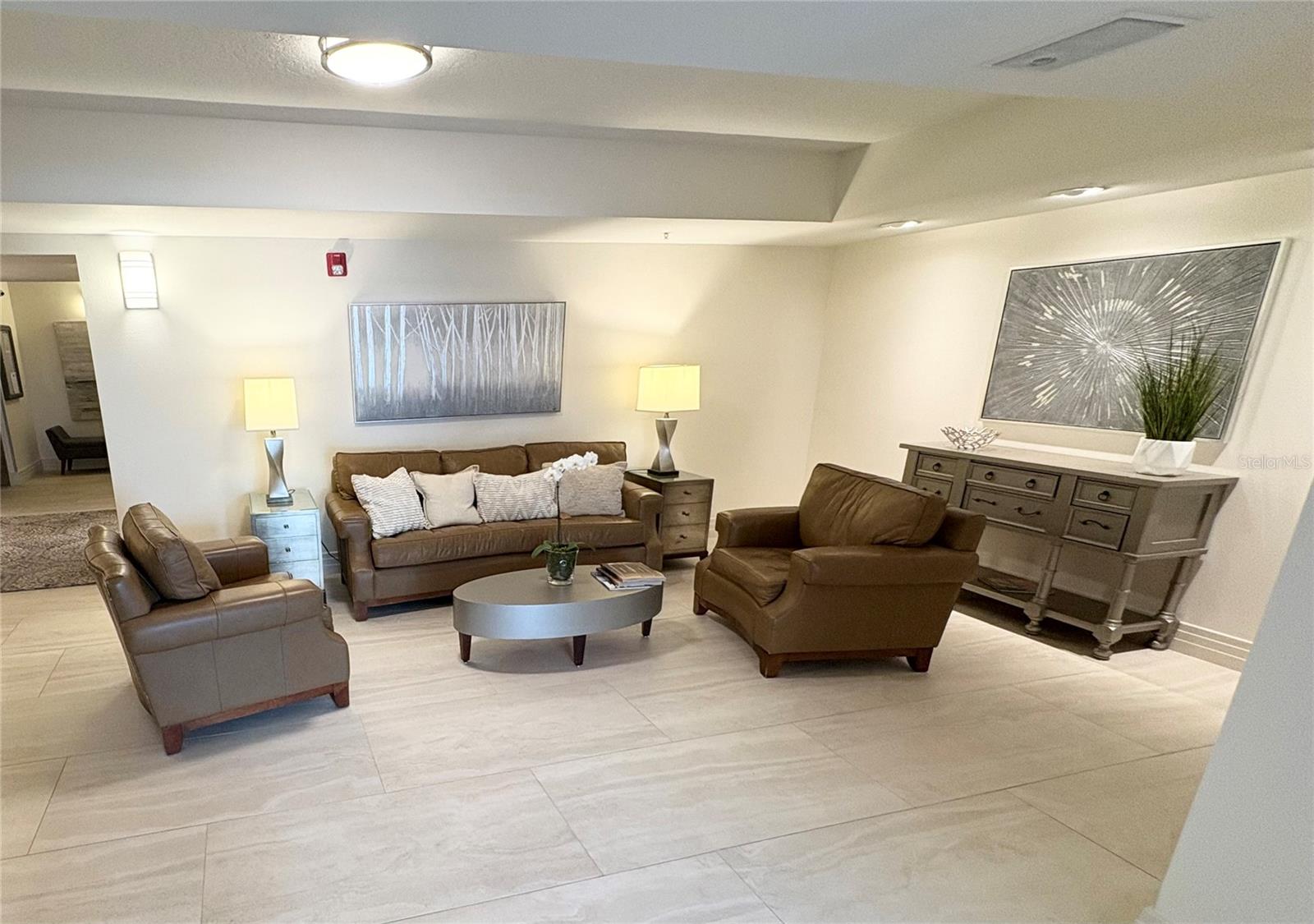 RESIDENCES OF FRANKLIN STREET - Residential