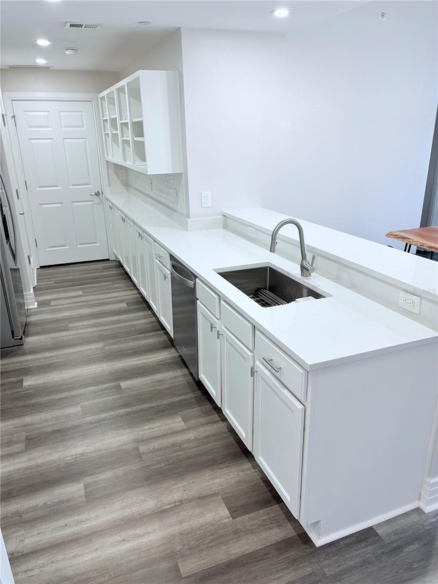 RESIDENCES OF FRANKLIN STREET - Residential