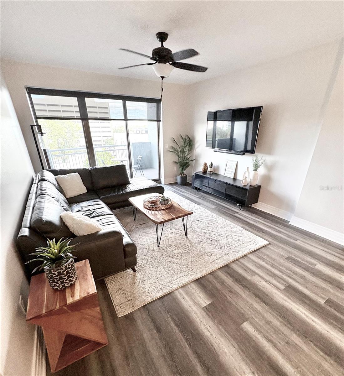RESIDENCES OF FRANKLIN STREET - Residential