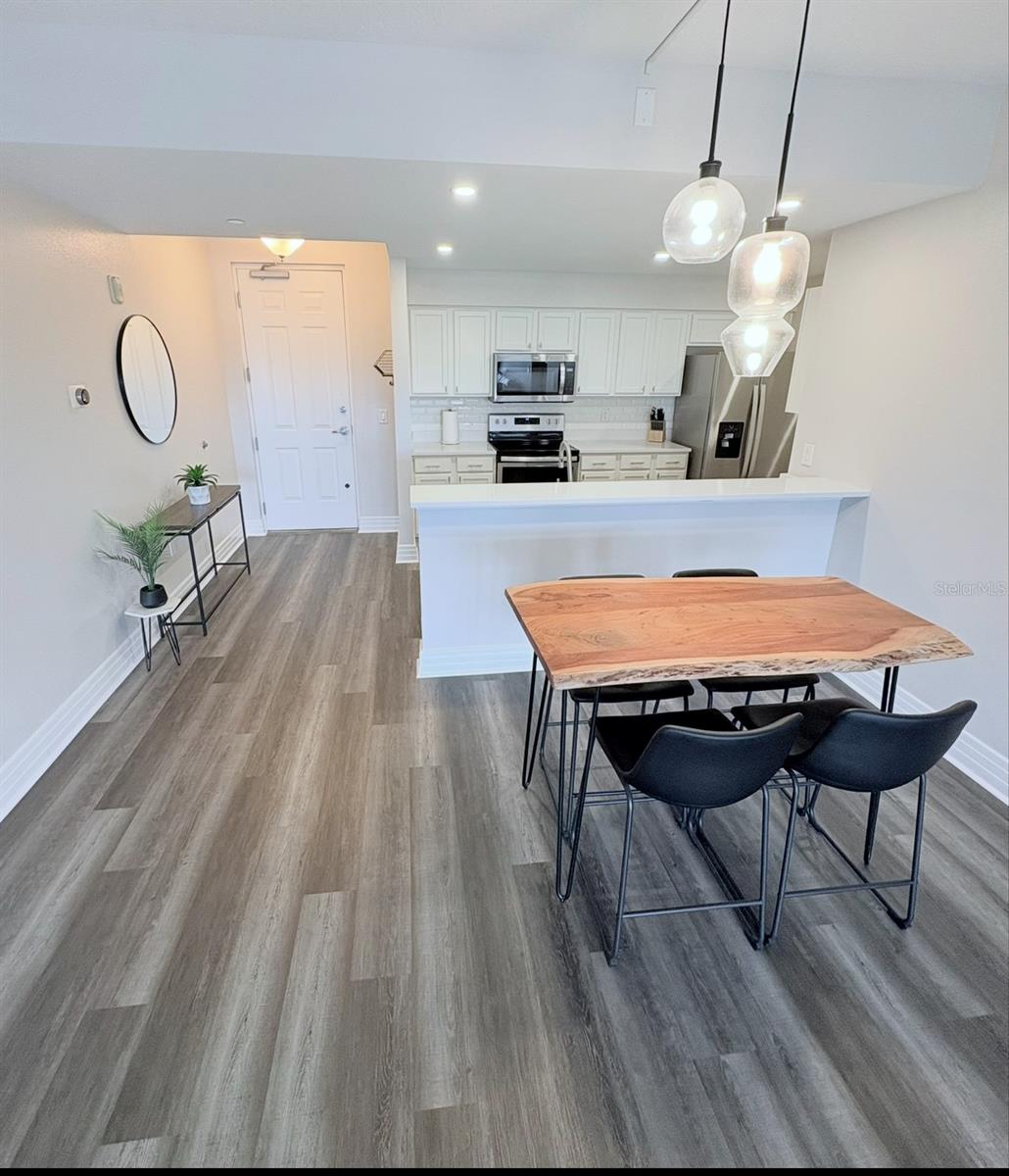 RESIDENCES OF FRANKLIN STREET - Residential