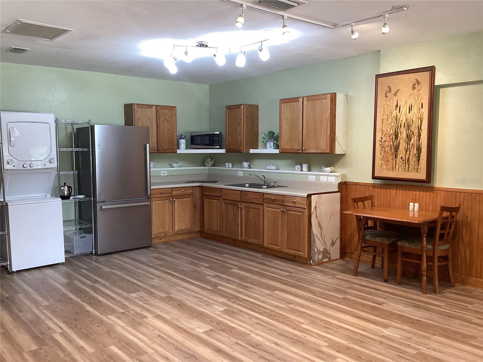 LAKE HELEN BLK 16 - Commercial Sale