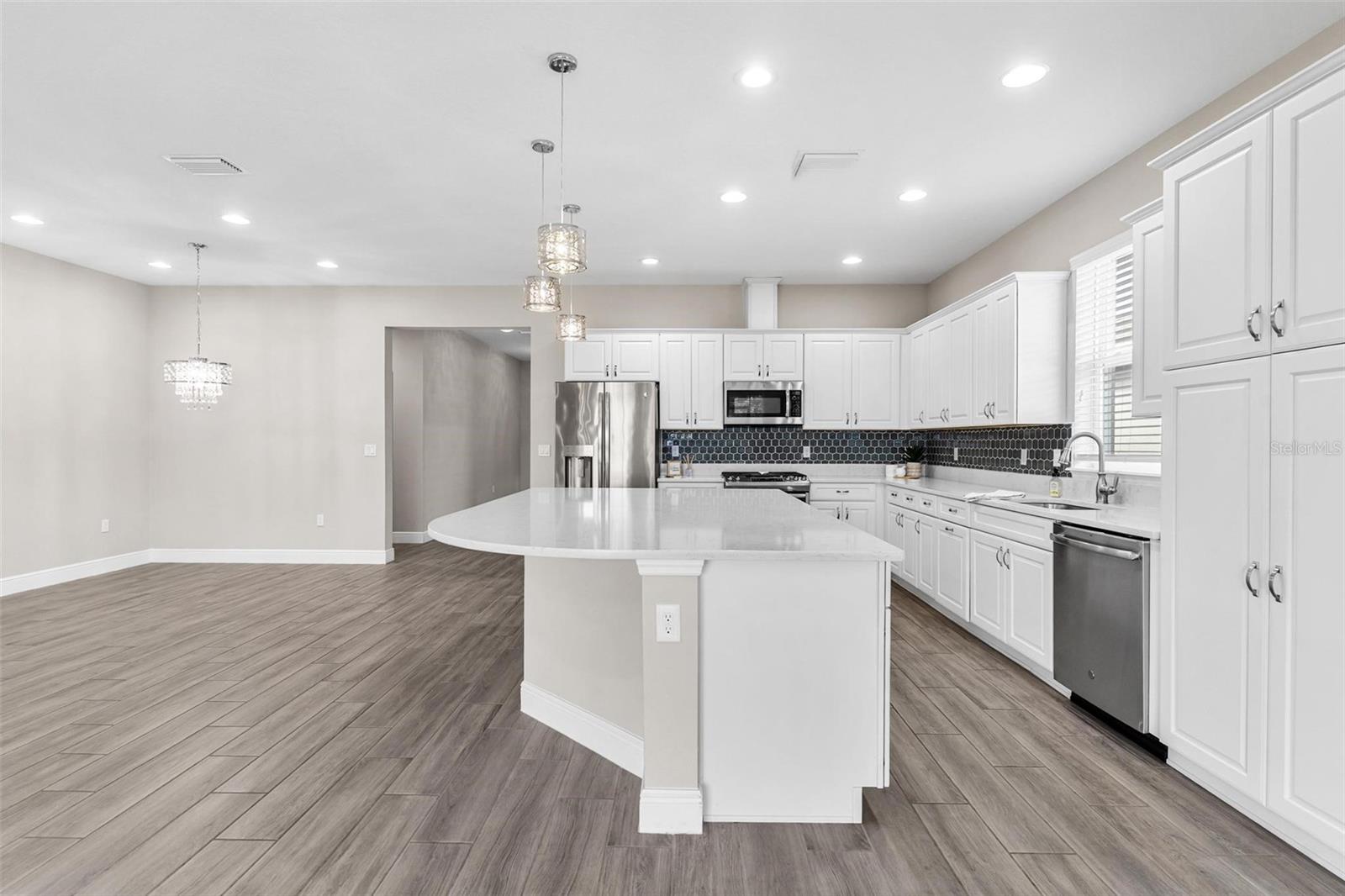 CASCADES/GROVELAND PH 5 - Residential