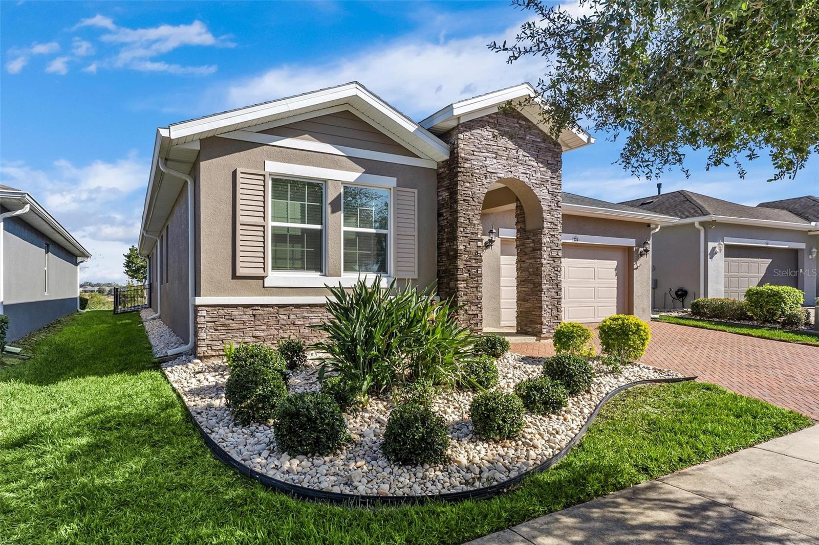 CASCADES/GROVELAND PH 5 - Residential