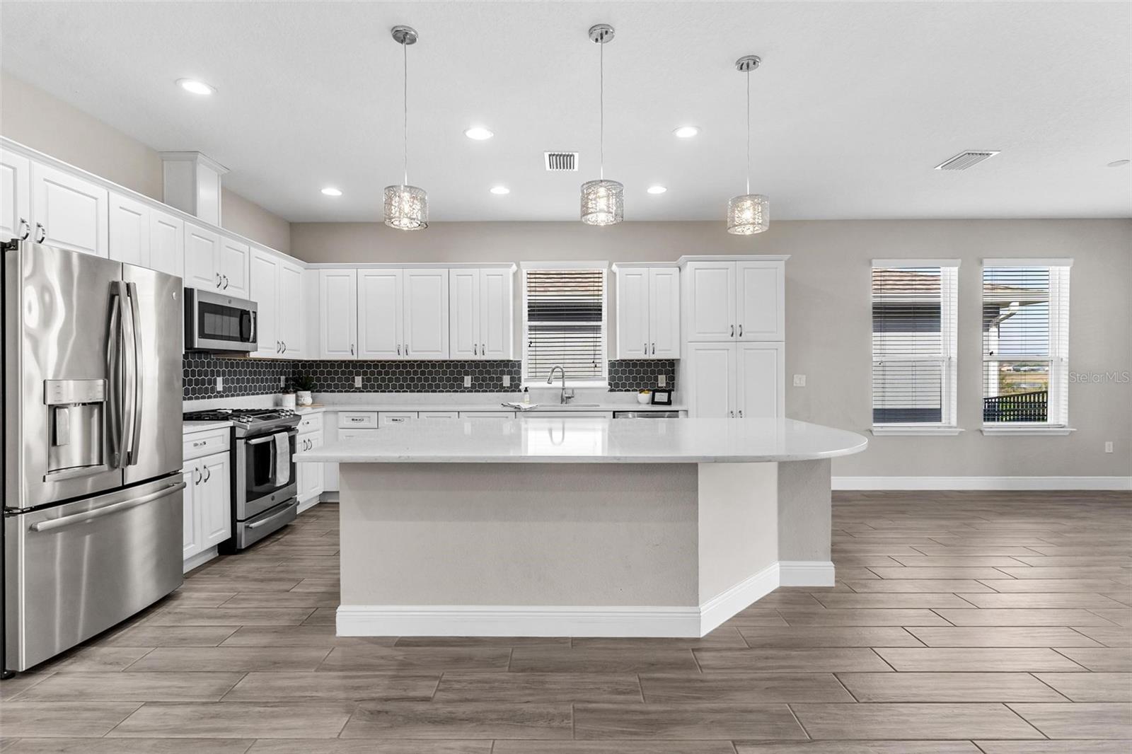 CASCADES/GROVELAND PH 5 - Residential