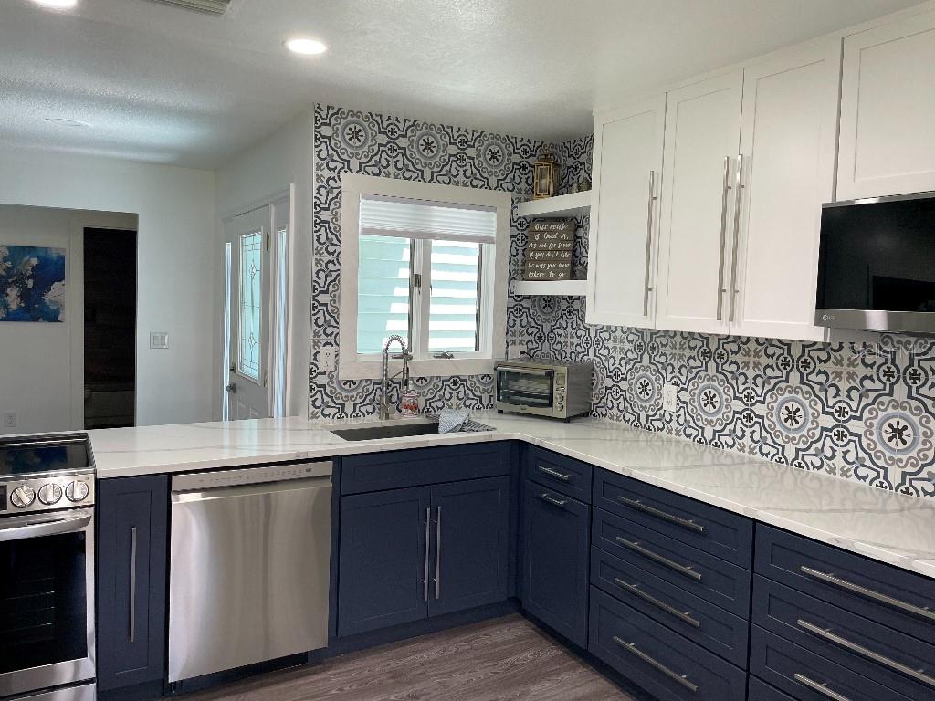 1005 LAKE AVOCA PLACE