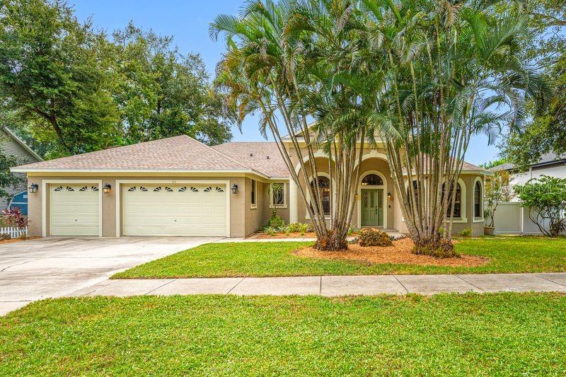 Photo of 114 Irwin St E, Safety Harbor, FL 34695 (MLS # TB8553537)
