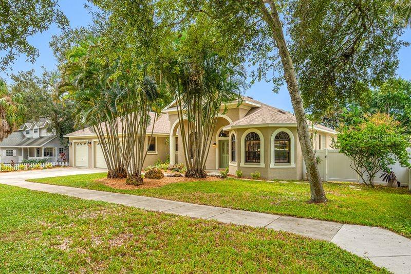 Photo of 114 Irwin St E, Safety Harbor, FL 34695 (MLS # TB8553537)