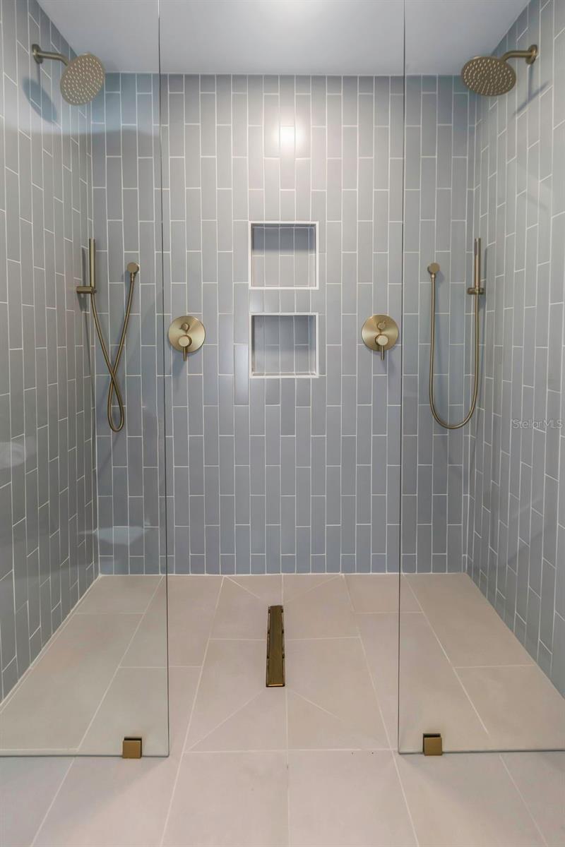 FLAMINGO CAY FIRST UNIT - Residential