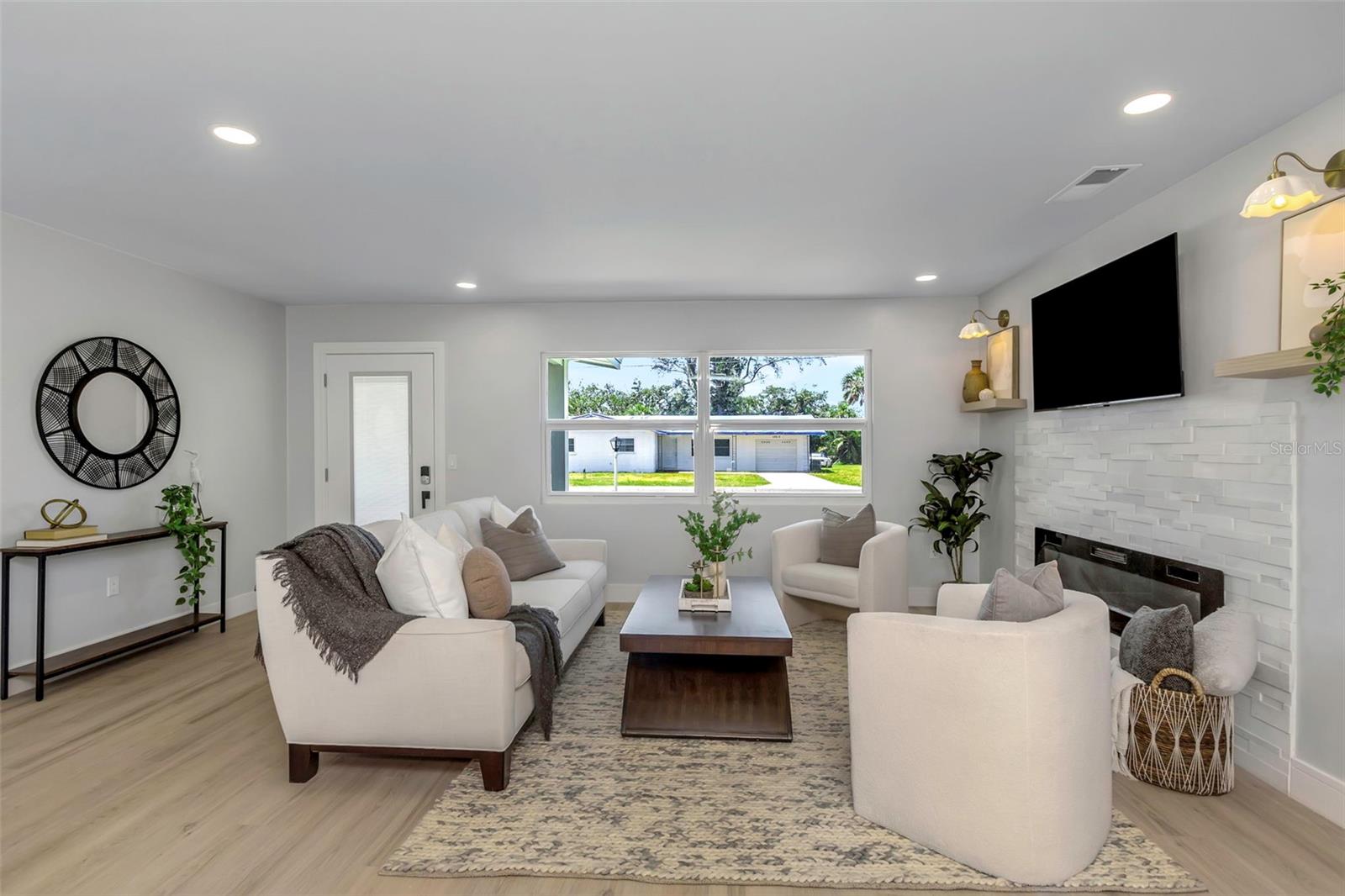 FLAMINGO CAY FIRST UNIT - Residential