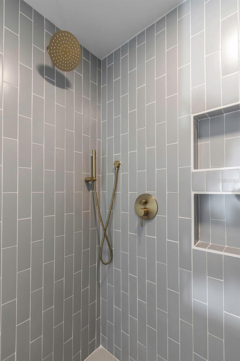 FLAMINGO CAY FIRST UNIT - Residential