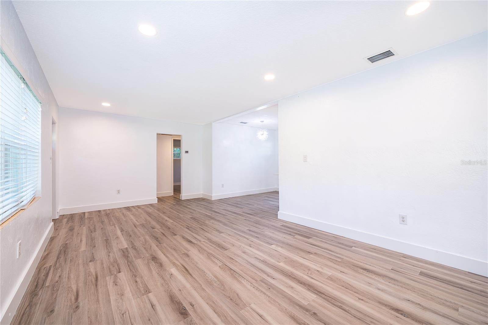 SUNSHINE GARDENS 2ND ADD - Residential Lease