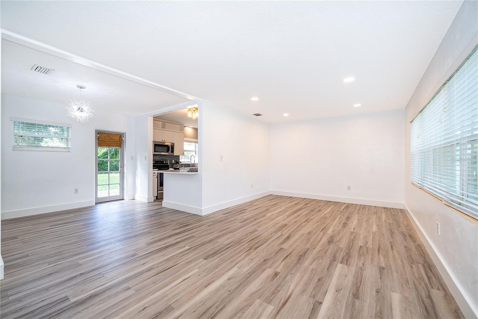 SUNSHINE GARDENS 2ND ADD - Residential Lease