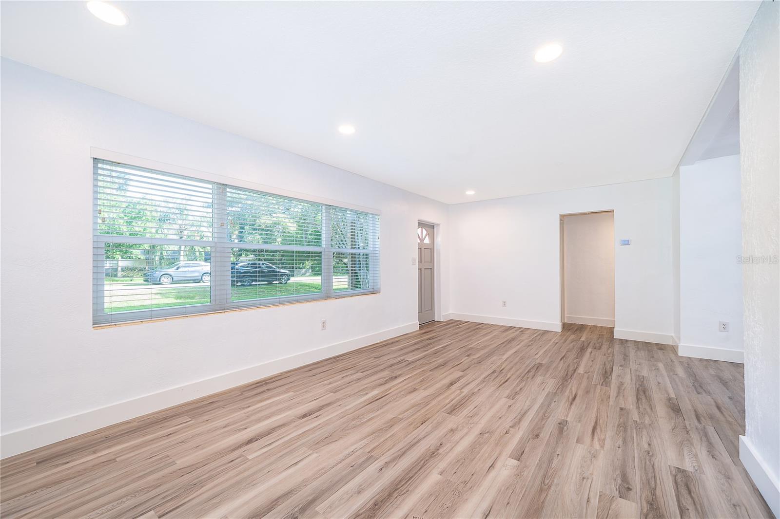 SUNSHINE GARDENS 2ND ADD - Residential Lease