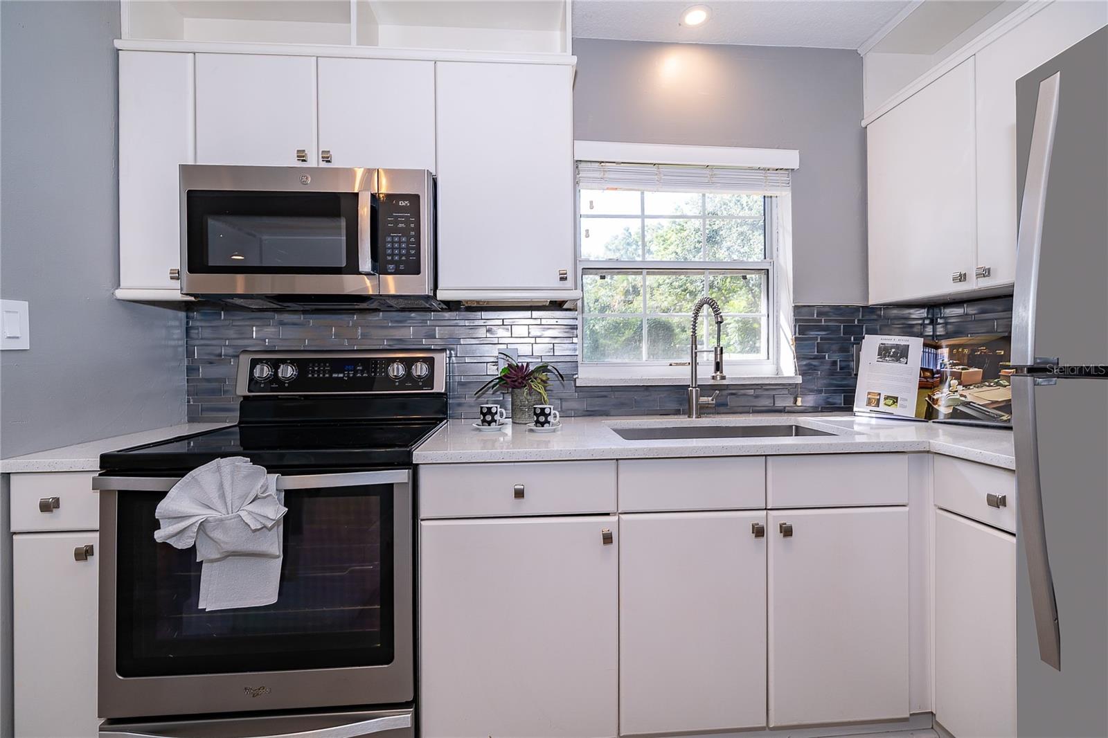 SUNSHINE GARDENS 2ND ADD - Residential Lease