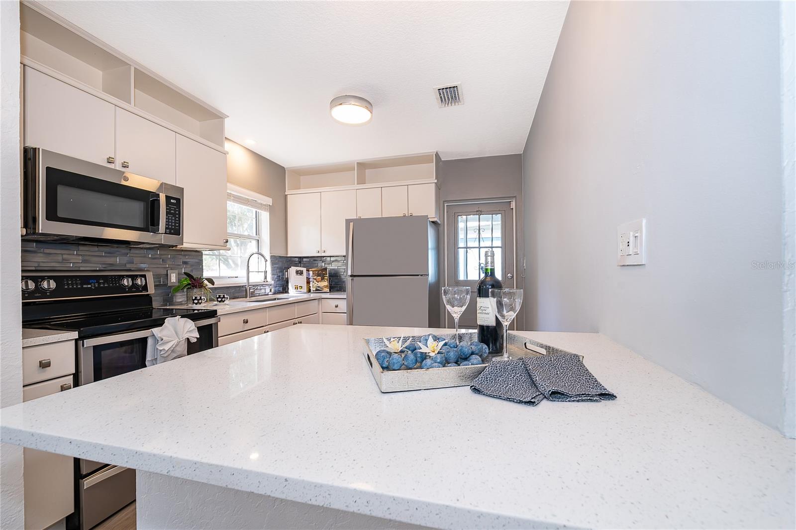 SUNSHINE GARDENS 2ND ADD - Residential Lease