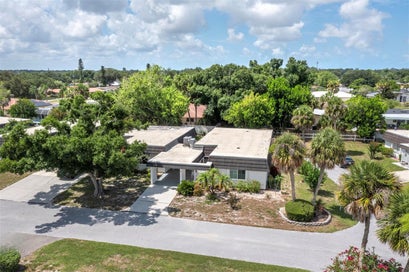 Glen Oaks Estates Homes for Sale | Sarasota Florida 9 3828 BLUE STONE WAY 77 SARASOTA FL 34232