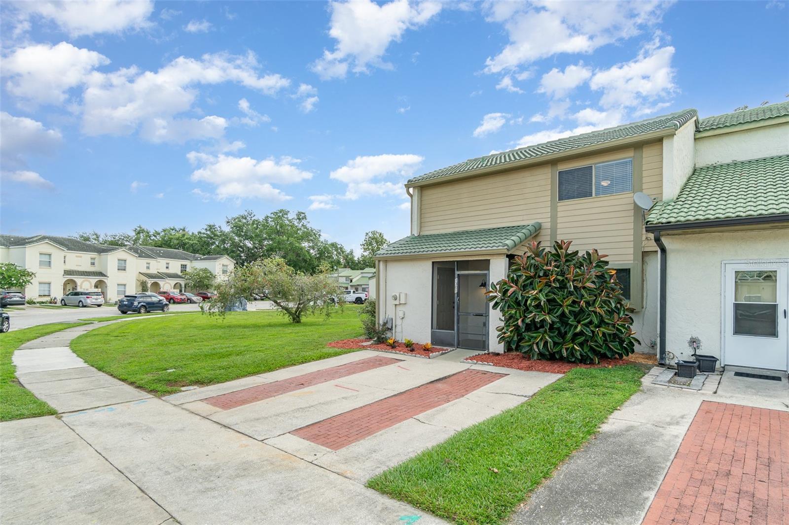 1301 WINTER GREEN WAY