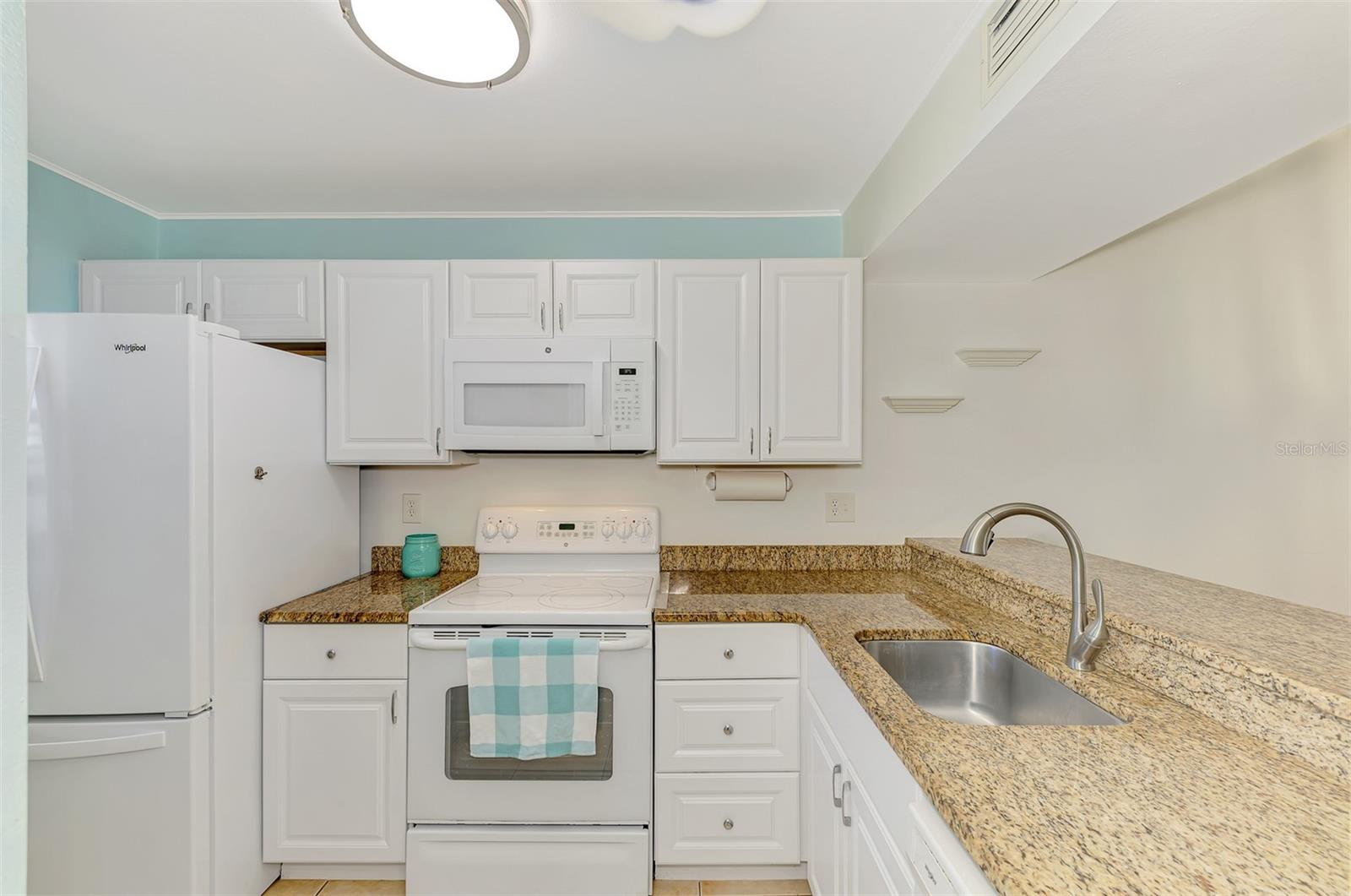 FARMINGTON VISTAS - Residential