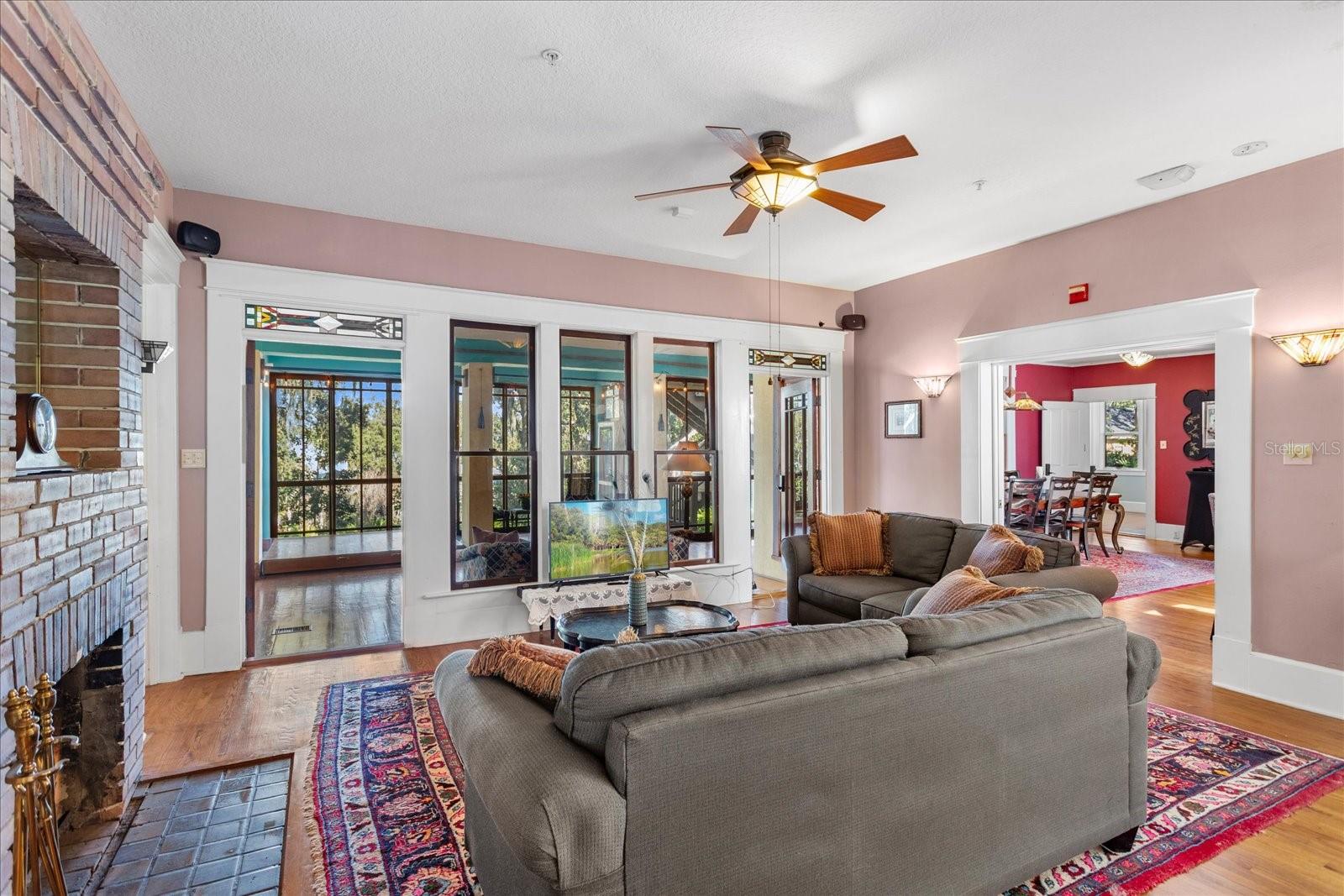 OAKLAND - Residential